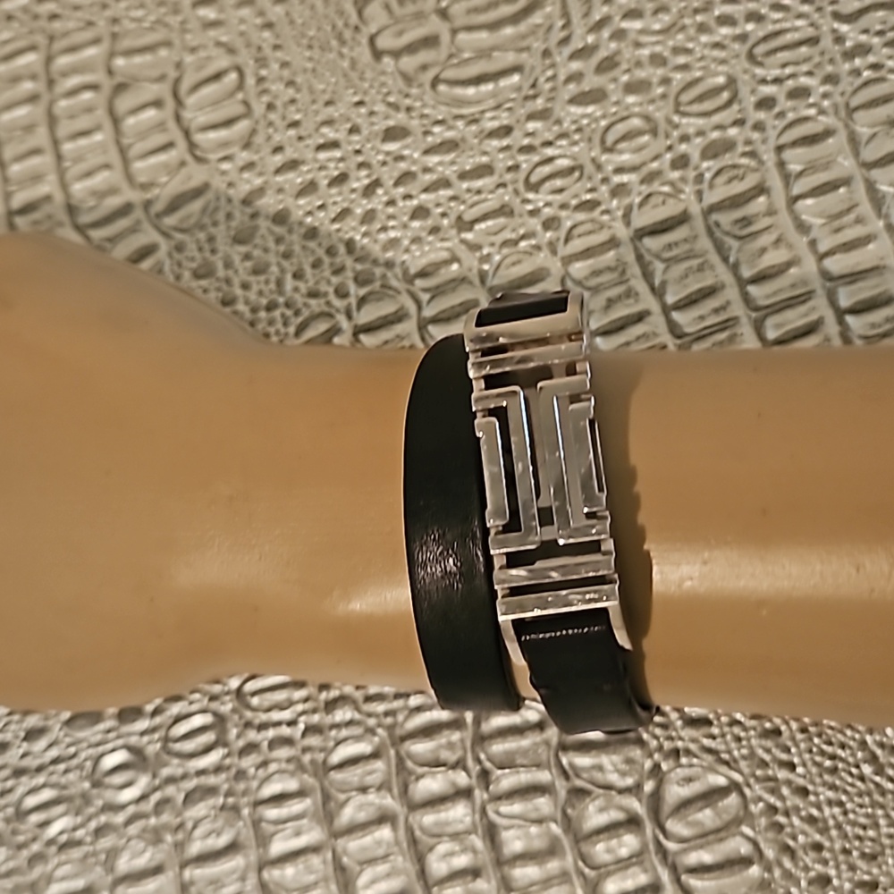 Tory Burch Fitbit Double Wrap Bracelet - Picture 2 of 9